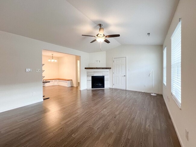 Building Photo - Modern 3BR Home in West Knoxville | Built 2017 | Fenced Yard | 2-Car Garage | Karns Schools