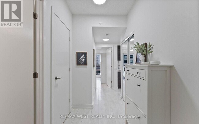 Photo du bâtiment - 611 - 2200 LAKESHORE BOULEVARD