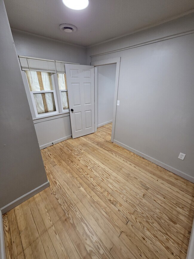 Foto del edificio - 832 N Leroy St
