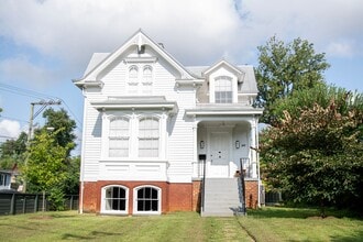 Building Photo - 413 Ridge St