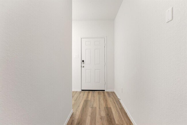 Building Photo - 16718 Paintbrush Holw Ln
