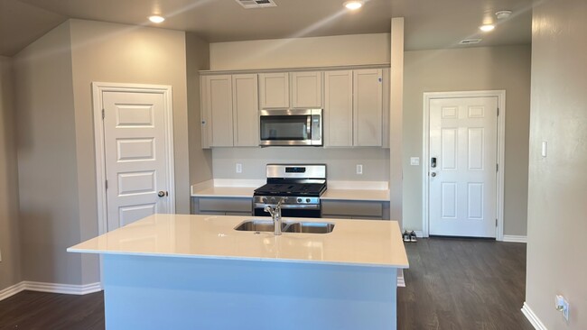 Building Photo - Brand New 4 Bedroom 2 Bath Home in Yukon S...