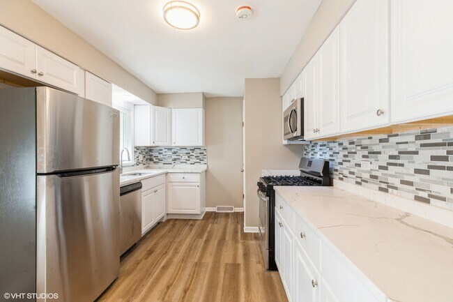 Foto del edificio - 18379 Glen Oak Ave