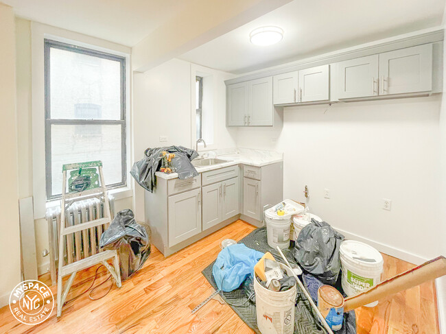 Building Photo - 381 Berry St
