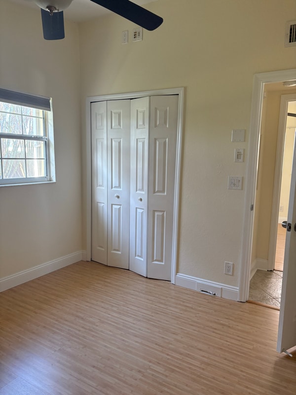 Building Photo - 340 Carrousel Ct