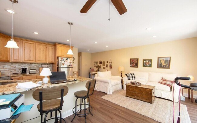 Foto del edificio - 2 br, 3 bath Townhome - 239 Kings Croft Dr...