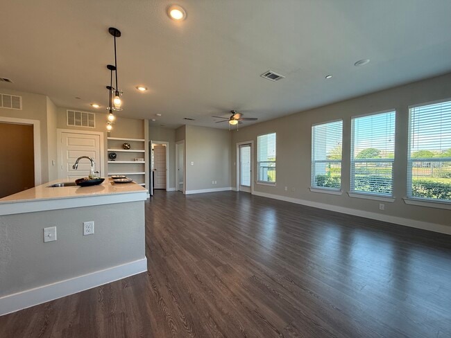 Building Photo - 3144 Gorge Way