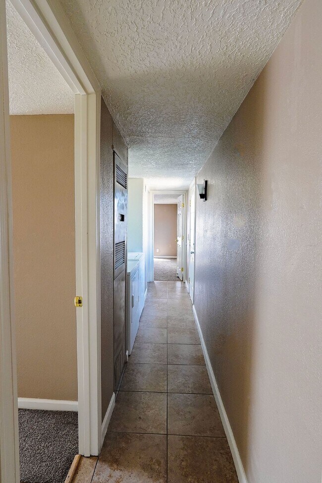 Foto del edificio - **Discover Your Ideal Home: Modern Comfort...