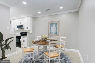 Building Photo - 273 S Pickett St