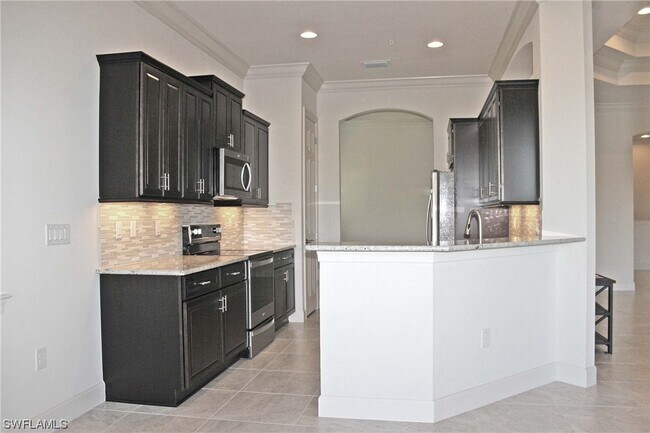 Building Photo - 10201 Glastonbury Cir