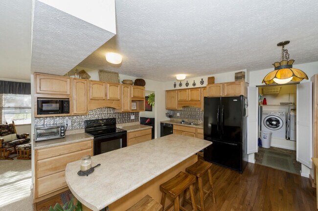 Foto del edificio - 5939 Westmere Dr