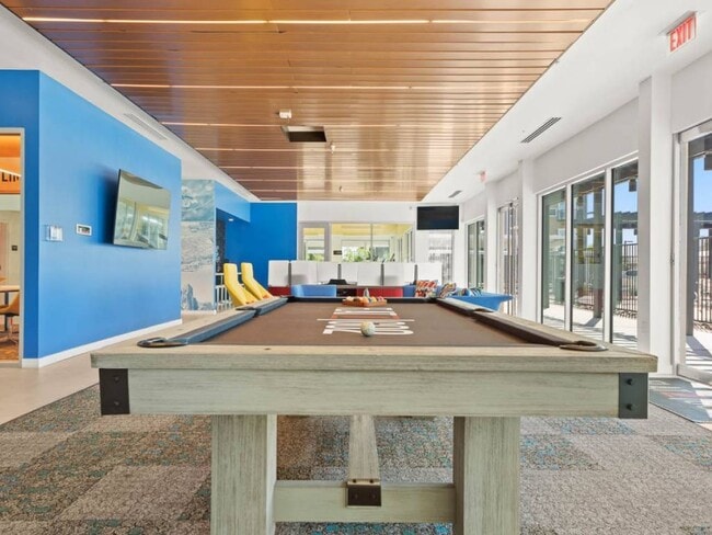 Building Photo - FLATZ 602