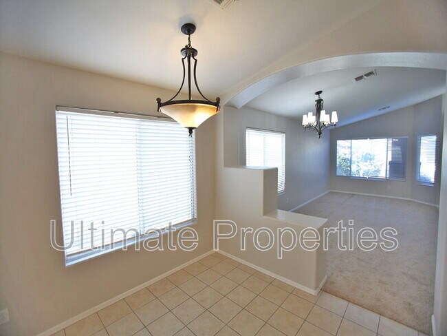 Foto del edificio - 7725 W Foothill Dr