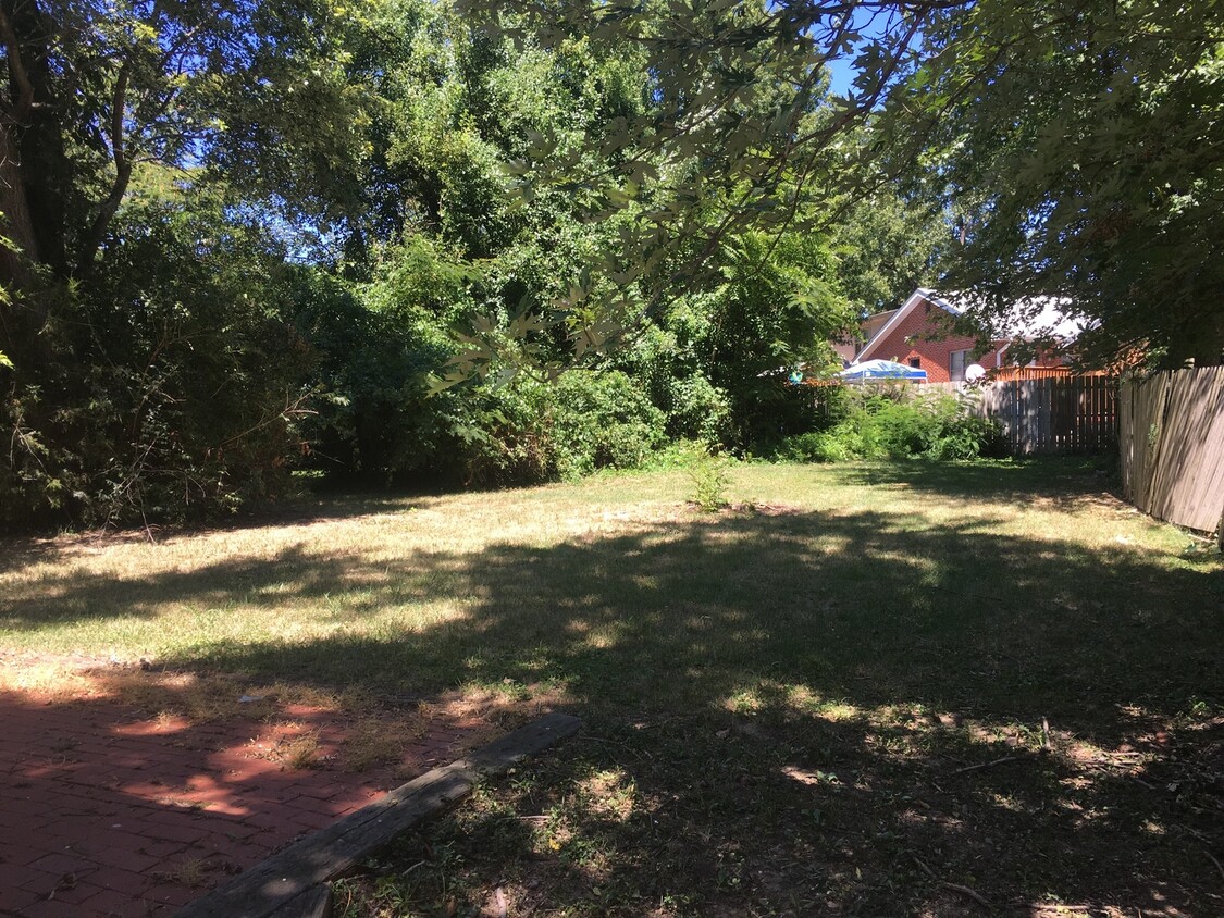 Building Photo - COMING SOON - JULY 1, 2024 - Cute 2BR Hous...