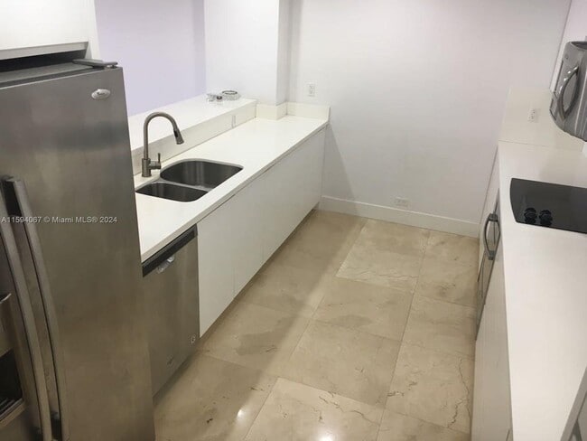 Building Photo - 251 Crandon Blvd
