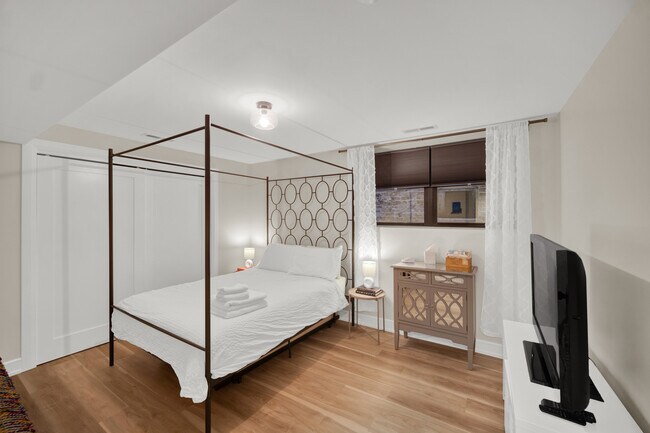 Foto del edificio - 3015 W Belden Ave