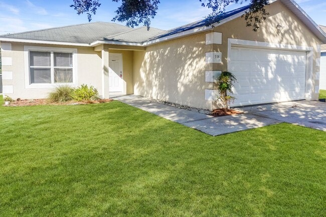 Building Photo - Discover Your Ideal Home in Poinciana, FL!