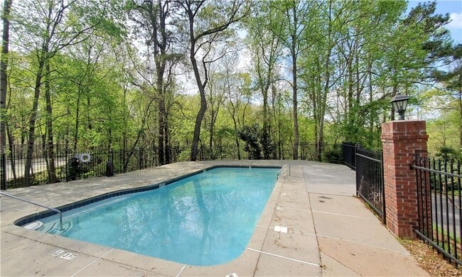 Foto del edificio - 5650 River Oaks Pl NW