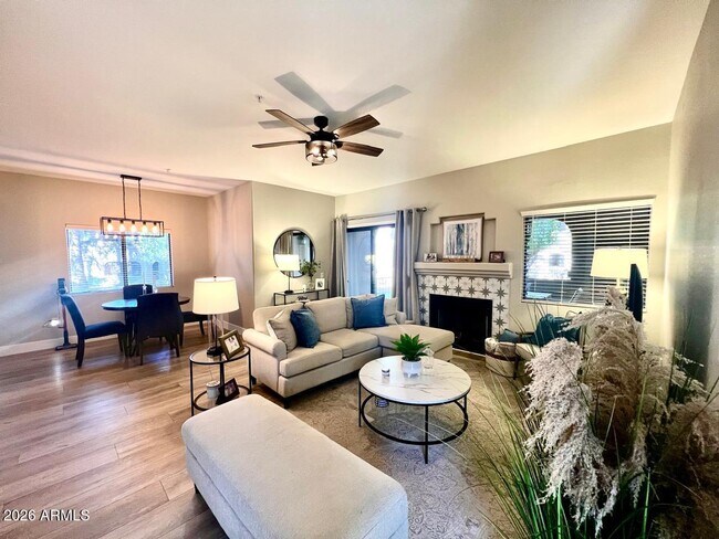 Foto del edificio - 15050 N Thompson Peak Pkwy