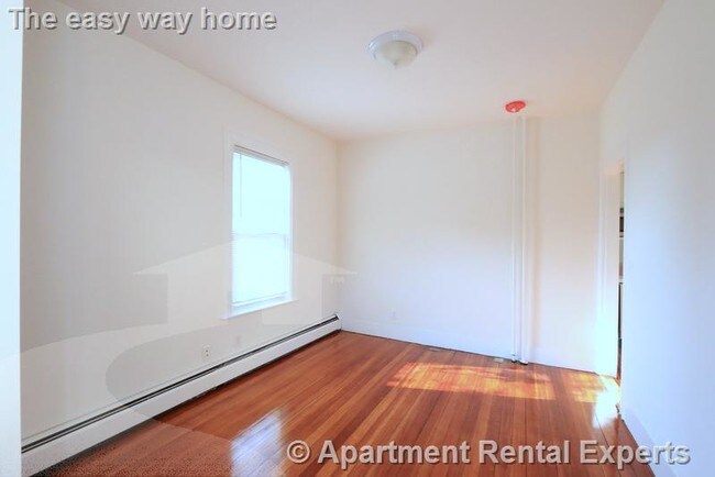 13 Craigie St Somerville Ma 02143 Apartments Somerville Ma Apartments Com