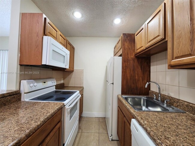 Building Photo - 6 Crossings Cir