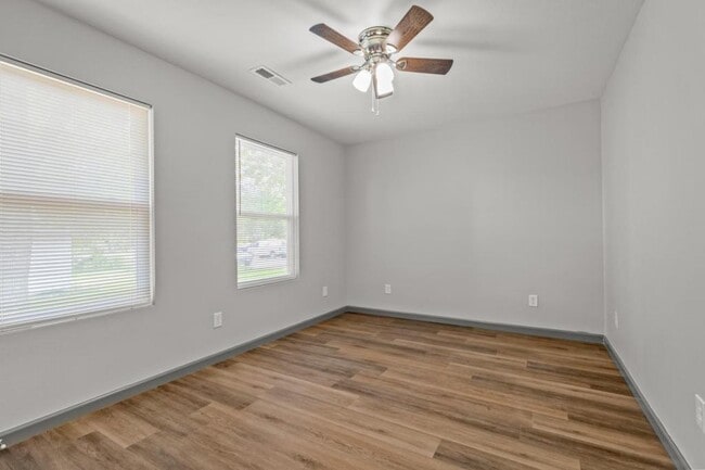 Building Photo - 231 E Cofield St