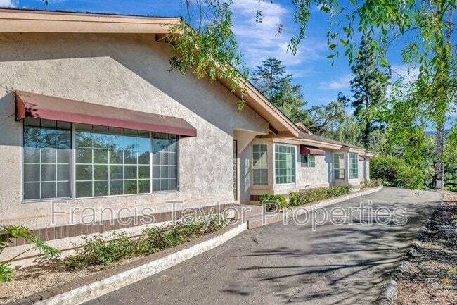 Building Photo - 16303 Avenida Florencia