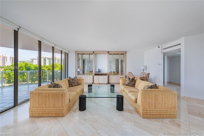 Foto del edificio - 19500 Turnberry Way