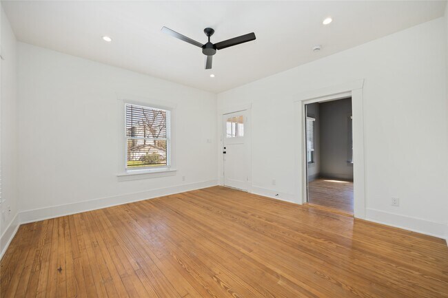 Building Photo - 2215 Gregg St