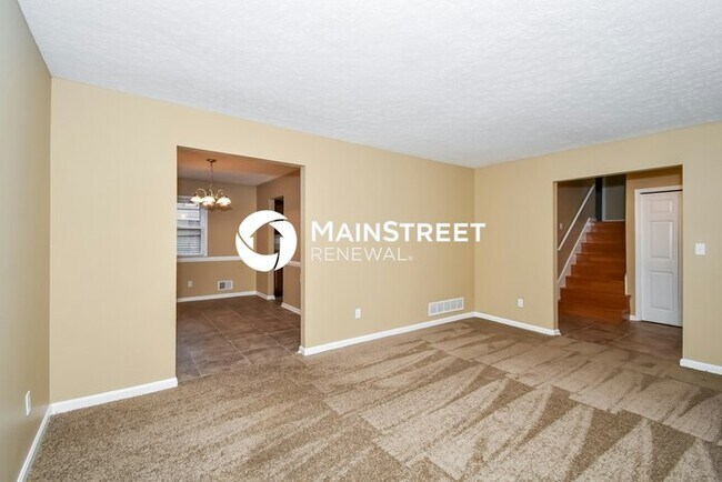 Building Photo - 4 Bedroom Pet-Friendly Home in Louisville, KY with Main Street Renewal