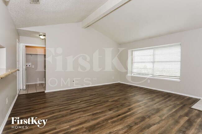 Foto del edificio - 612 Coolwood Ln