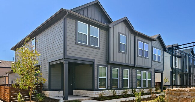 Foto del edificio - Canvas at Grand Prairie Townhomes