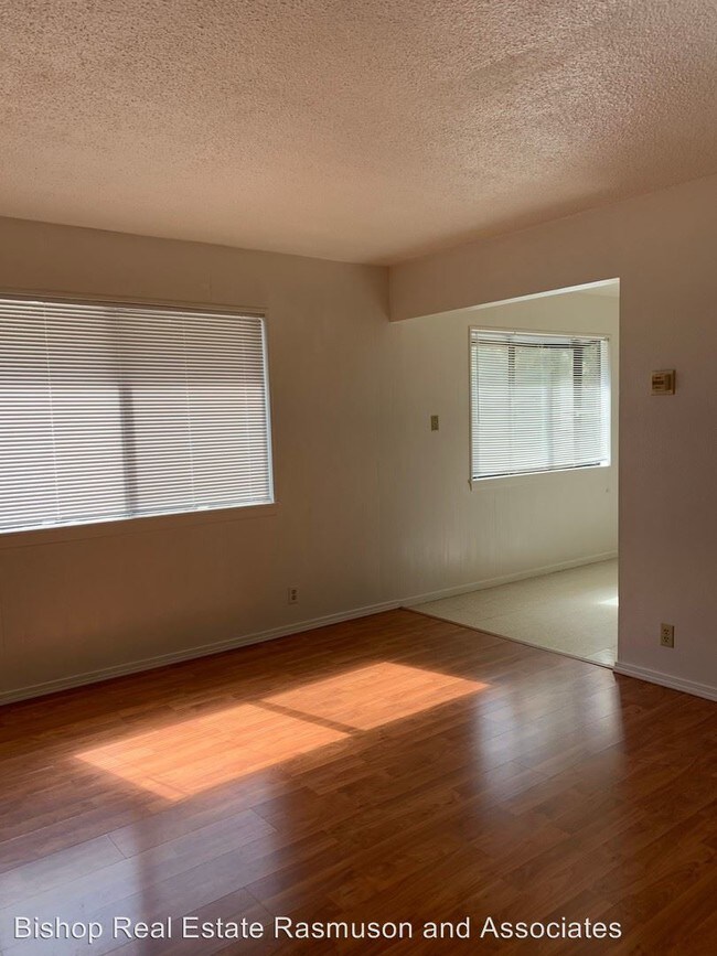 Foto del edificio - 287 E Elm St