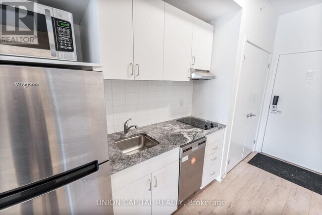 Photo du bâtiment - 1800 Simcoe St N