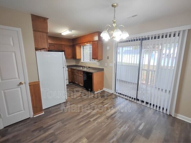 Building Photo - 6236 Mayridge Dr