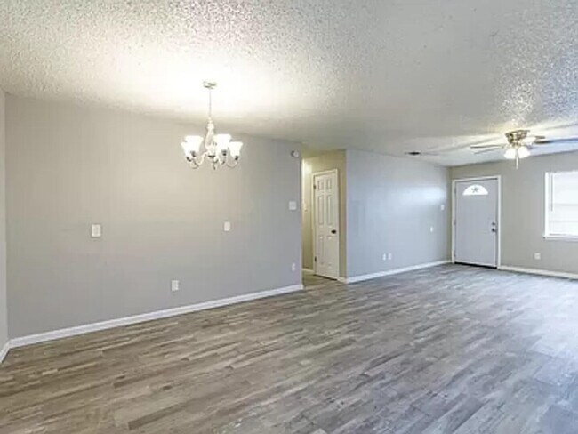 Building Photo - 4634 Fordham St