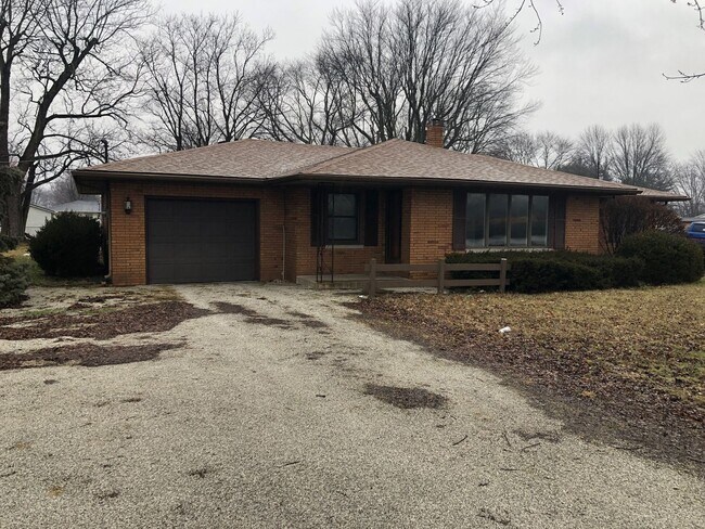 Foto del edificio - 3 Bedroom/1 Bath - Near Hoosier Park Racing and Casino