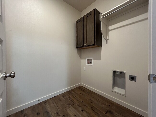 Foto del edificio - MOVE IN SPECIAL - Beautiful 3/2 Located Directly East Of Cooper East Elementary