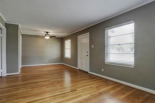 Building Photo - 7007 Housman