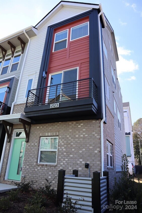 Foto principal - 2123 Electric Ln