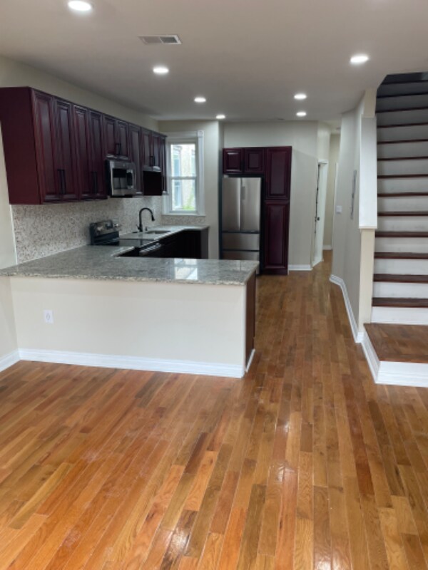 Building Photo - 1225 N 60th St