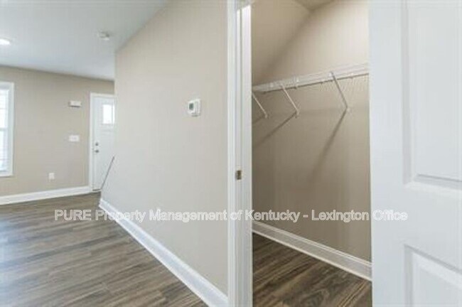 Building Photo - 1042 Judah Bear Blvd
