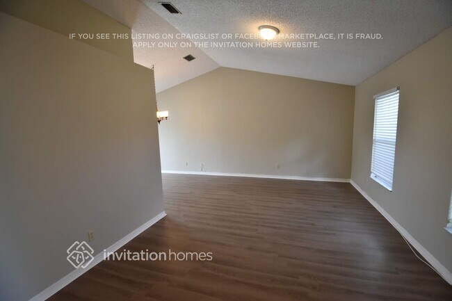 Foto del edificio - 7115 Queen Palm Cir