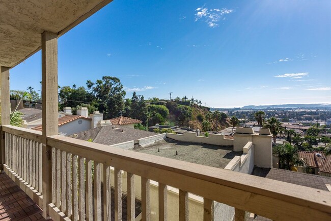 Foto del edificio - Luxury Condo in Mission Hills with VIEWS!