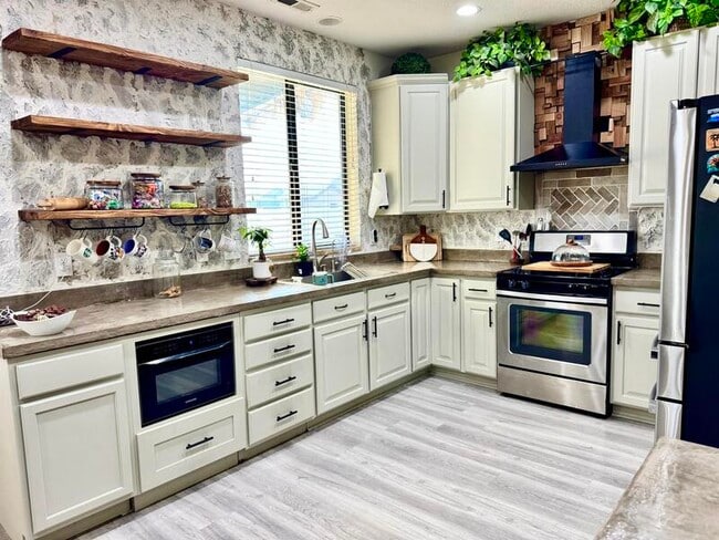 Building Photo - 863 Cambridge Dr