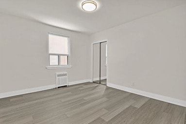 Building Photo - 1336 Kingston Rd