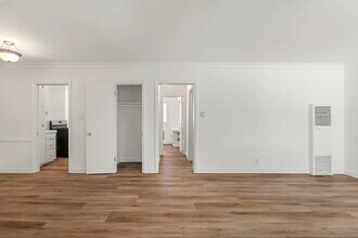 Building Photo - 349 N Palm Dr