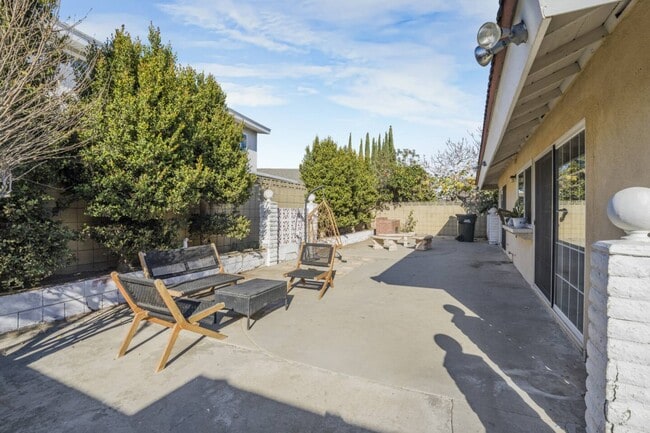 Photo - 23721 Pasatiempo Ln House