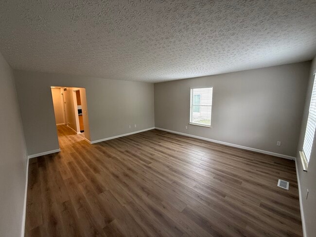 Living room - 544 Boulder Dr
