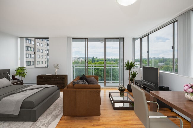 Building Photo - Hollyburn Court